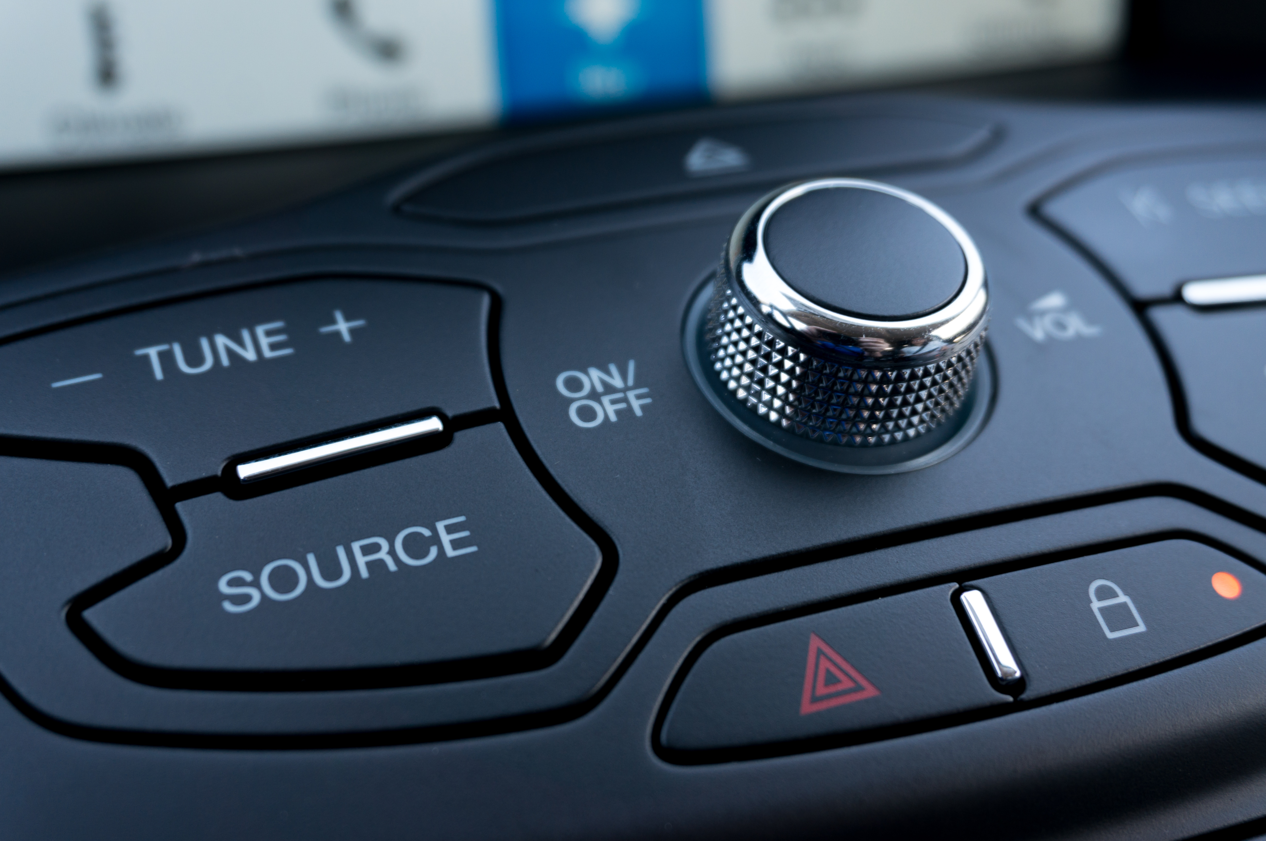 Ford, Toyota ally to counter Silicon Valley in dashboard war