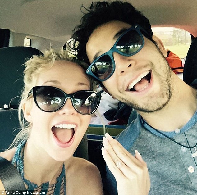 Anna Camp and Skylar Astin announce engagement