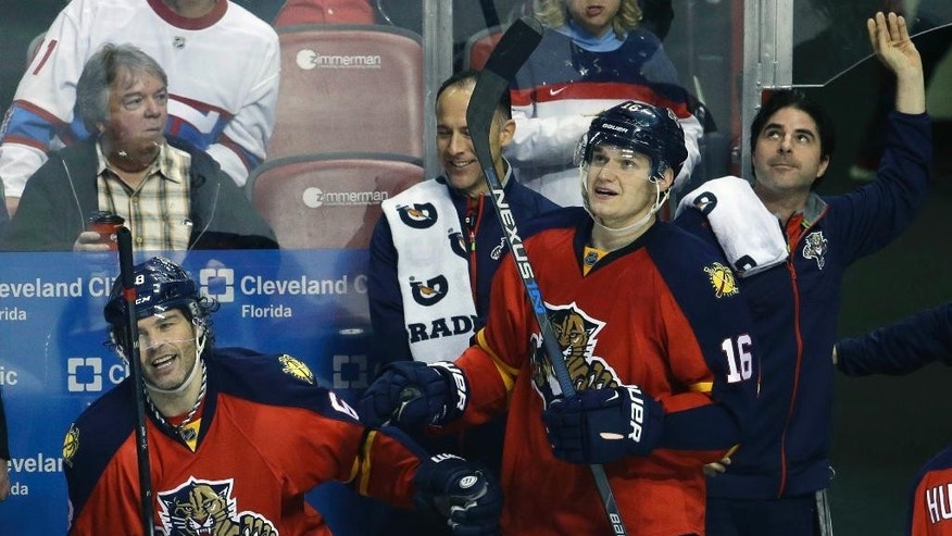 Panthers give coach Gallant extension