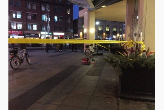 Man injured in unprovoked machete attack at Bay and Dundas